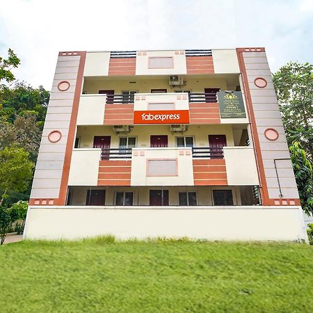 Fabexpress Clover Castle - Nr Coimbatore International Airport Exterior photo